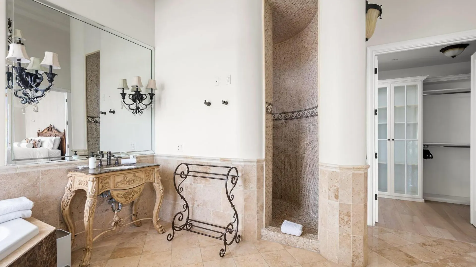 Mystique Paradise Modern Mixed With Eclectic Treasure Scottsdale Feriehus